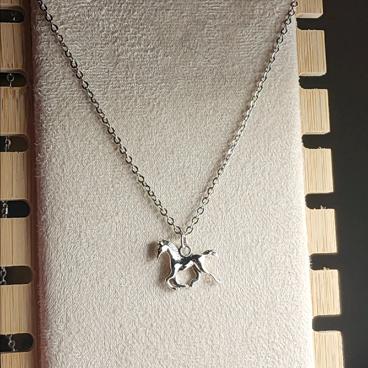 Unisex Graceful Galloping Horse Pendant Necklace - 18-Inch Durable Chain, Unique Design, Versatile Metal Coated Costume Jewelry Statement Piece for Horse Lovers