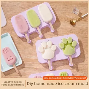 2PCS DIY silicone ice cream molds, popsicle molds, ice cream boxes, and ice pop molds for home use; cartoon ice cube models.