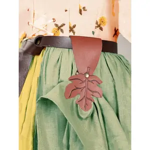 Medieval Retro Skirt Clip, Medieval Viking Potion Bottles Leather Belt Leaf Skirt Hikes, Outdoor Hiking Role Play Knight Accessory, Halloween Costume Prop, Boho Style Belt