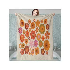 Retro Colorful Daisy-Printed Throw Blanket in Warm Earthy Hues