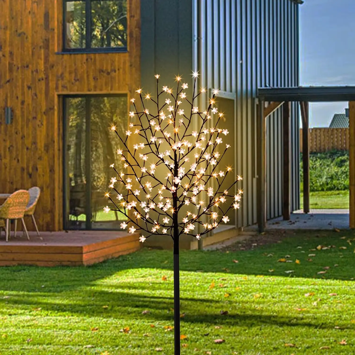 6FT High Solar Powered Warm White LED Cherry Tree Lamp - 200 LEDs, 2 Lighting Modes, Outdoor Garden Holiday Decor Light with Warm White Lights for Christmas, Spring Decorations