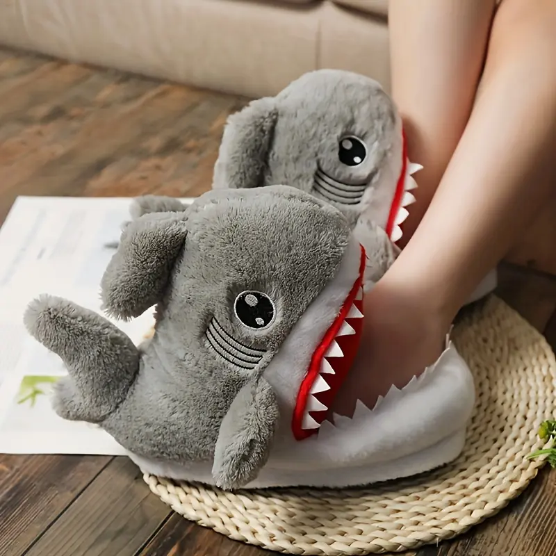 Cartoon Shark Stuffed Slippers, Half-Wrapped Heattech Silent Slippers, Fabric Upper, EVA Sole, Fabric Insole, Hand Washable or Professional Dry Clean, Suitable for Winter Use