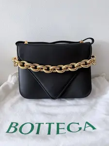 Pre-owned Leather Crossbody Bags Bottega Veneta Small Mount Crossbody Bag