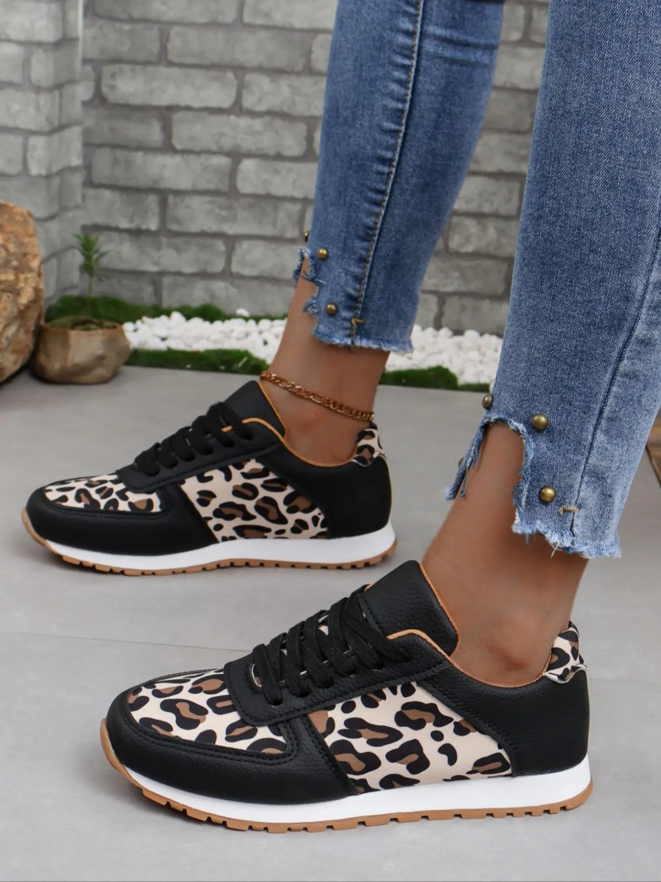 Fashion Leopard Pattern Lace Up Low Top Sneakers, Casual Comfortable Sports Running Shoes, Retro All-match Round Toe Sneakers Shoes for Daily Back To