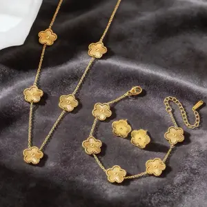 Golden Clover Jewelry Set