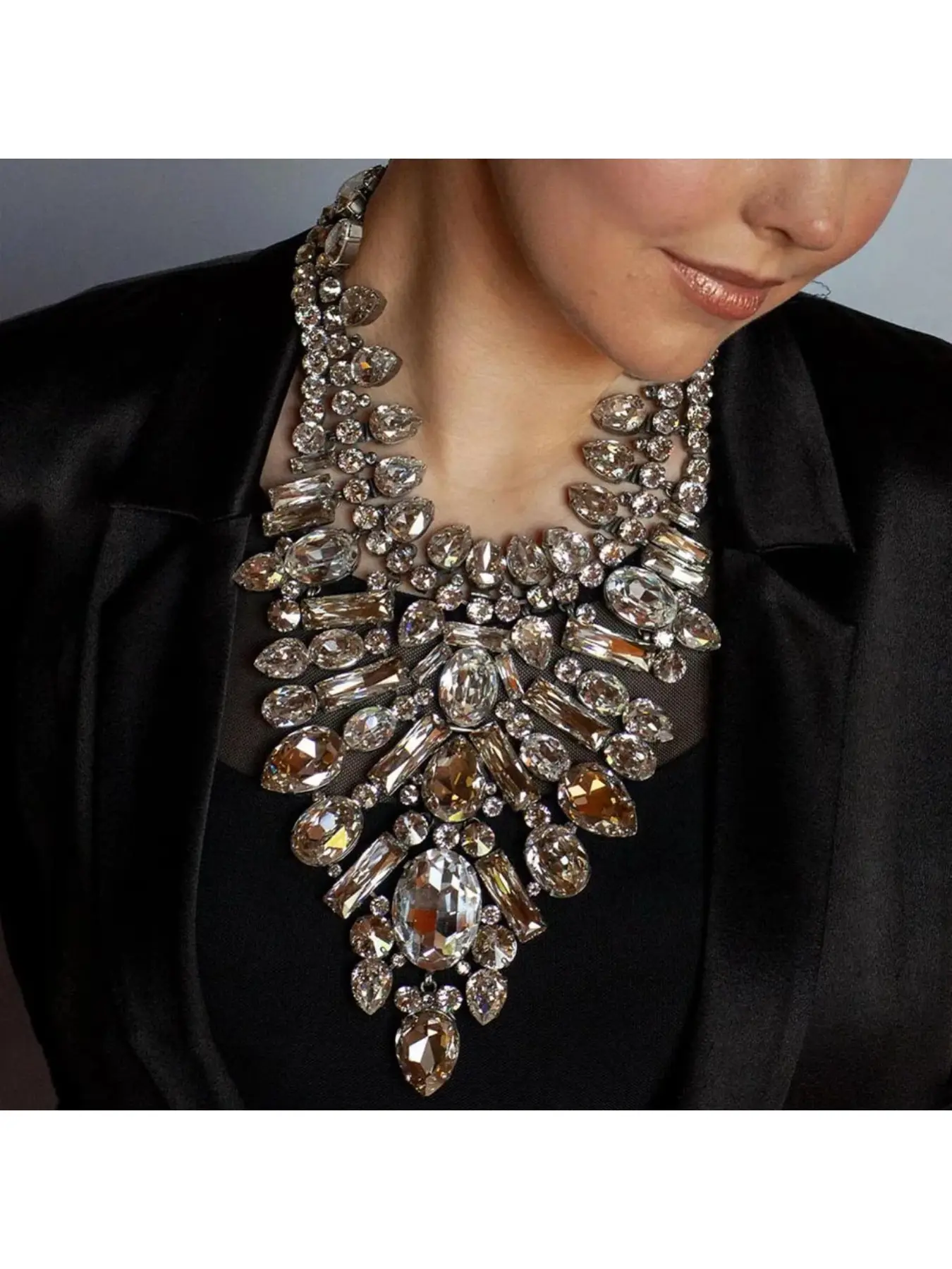 European and American luxury geometric necklace exaggerated rhinestone clavicle chain retro banquet accessories for women Adjustable Chain Jewelry Exquisite Jewelry Gift