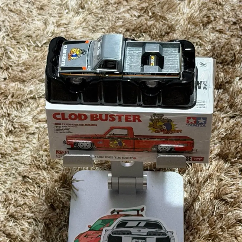 Kaido House x Mini GT x Tamiya 1/64 Chase New Collector's Edition Chevy Silverado KHMG130 Diecast Model Car, Collectible Toy for Model Cars Enthusiasts