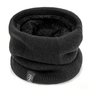 Elegant Polyester Scarf with Velvet Lining, Stretch Knit Neck Warmer, Perfect Gift for Winter, Halloween & Christmas, Round