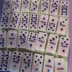 Unique domino set