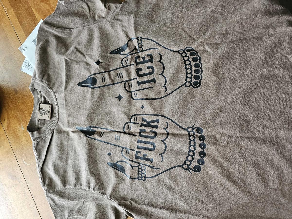 Item: Comfort Colors- M, Espresso