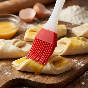 Food-Grade Silicone Pastry Brush with Soft Bristles for Even Oil Spreading, Non-Stick Grilling & Baking Tool, Easy Clean, Reusable, Perfect for Glazing, Meat Brushing, and Sauces, Pastry Decorating Tools, Baking Supplies