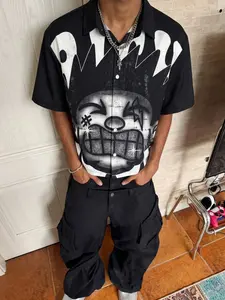 Men's Y2K Dark Aesthetic Clown Print Cuban Collar Shirt, Oversized Short-sleeve Cardigan, Black-and-white Grunge Streetwear Top, Gothic EMO Casual Shirt, Ideal for Hip-hop, Skateboarding and Urban Outfits
