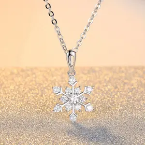 Snowflake Zircon Necklace, Elegant and Luxurious Snowflake Inlaid Sparkling Synthetic Zircon Shaped Pendant Necklace Suitable for Christmas Gifts, Anniversaries, Holiday Parties, Valentine's Day, Perfect Holiday Gift for Women's Jewelry Accessories