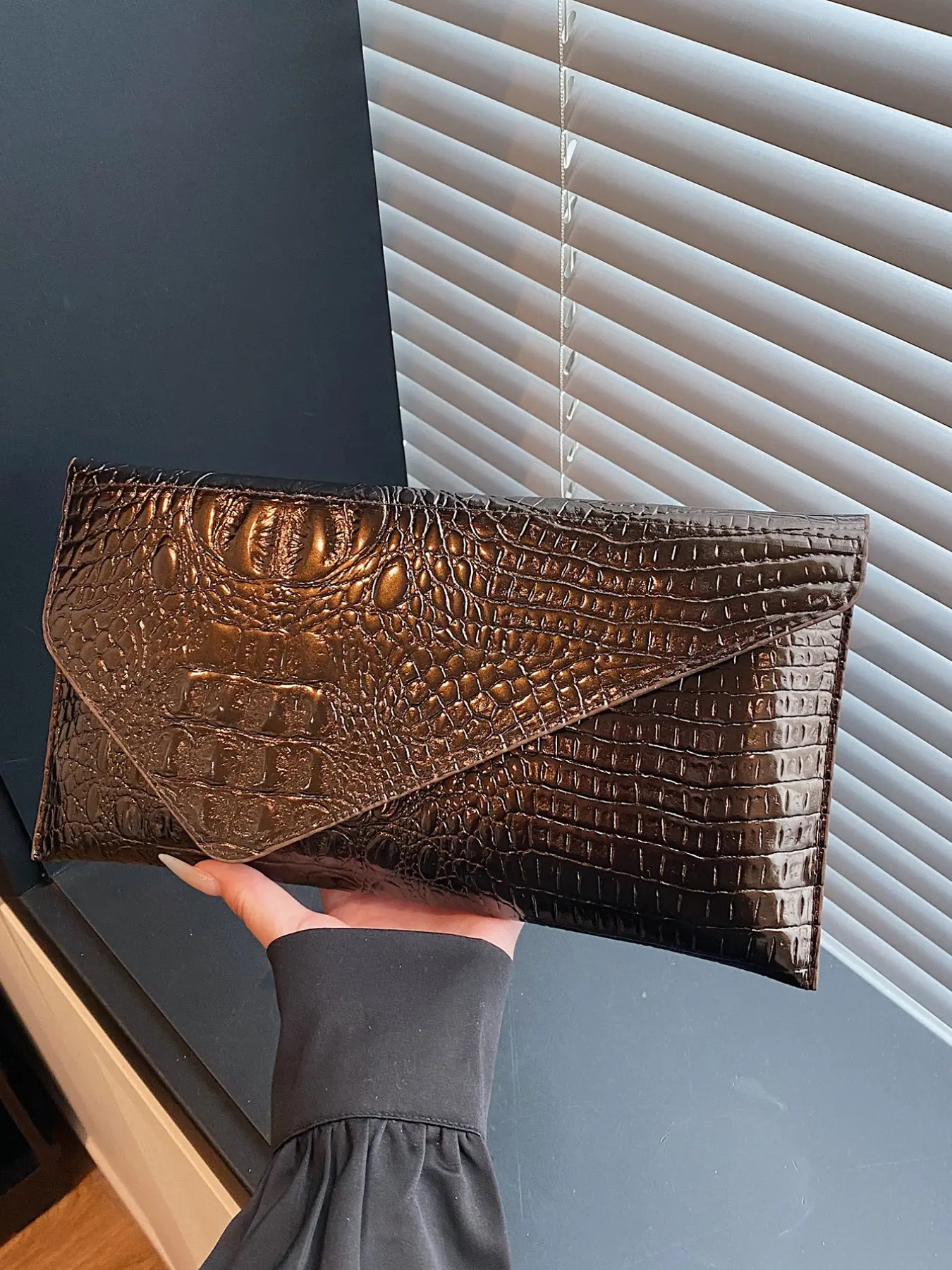 2026 Spring New Shiny Leather Solid Color Chic Small Square Bag, Trendy Unique Large Capacity Crocodile Pattern Fashion Clutch Purse for Women, Vintage Chic Purse, Elegant Purse