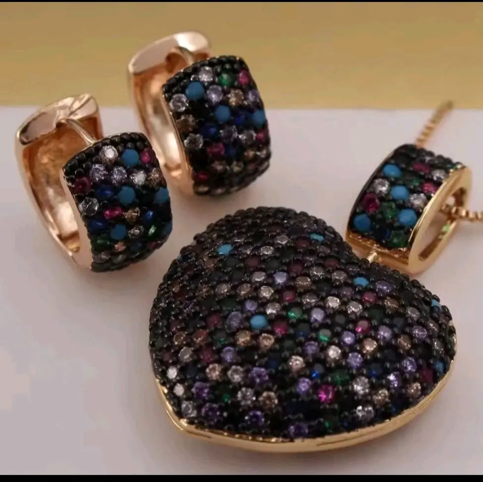Black-Multi Color Heart Pendant, Small Simple Everyday Casual Costume Jewelry Charm with Sparkling Stone