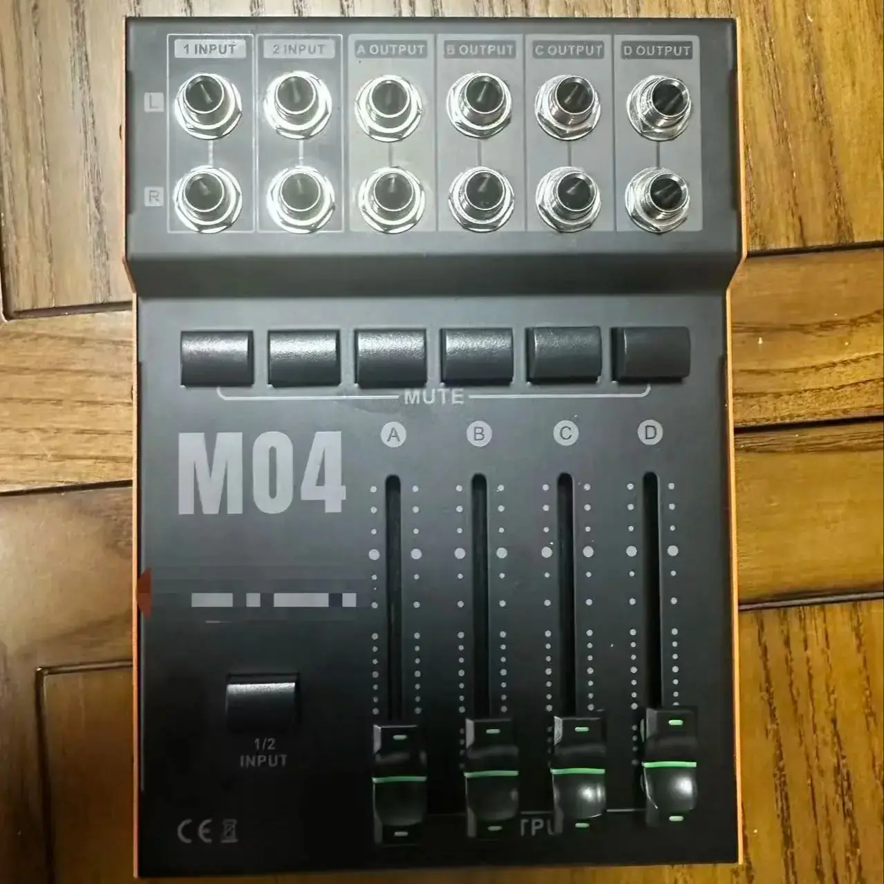 MONITOR CONTROLLER 2 in 4 out portable mixing console, Audio MIDI controller, speaker console for stage performances.