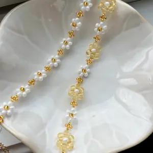 White Daisy Bracelet, White and Gold Seed Bead Bracelet Set, Handmade Beaded Jewelry