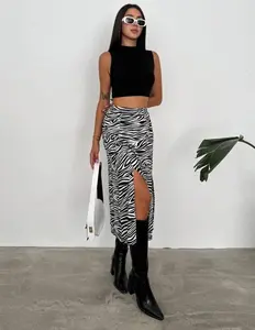 PATTERNED SKIRT