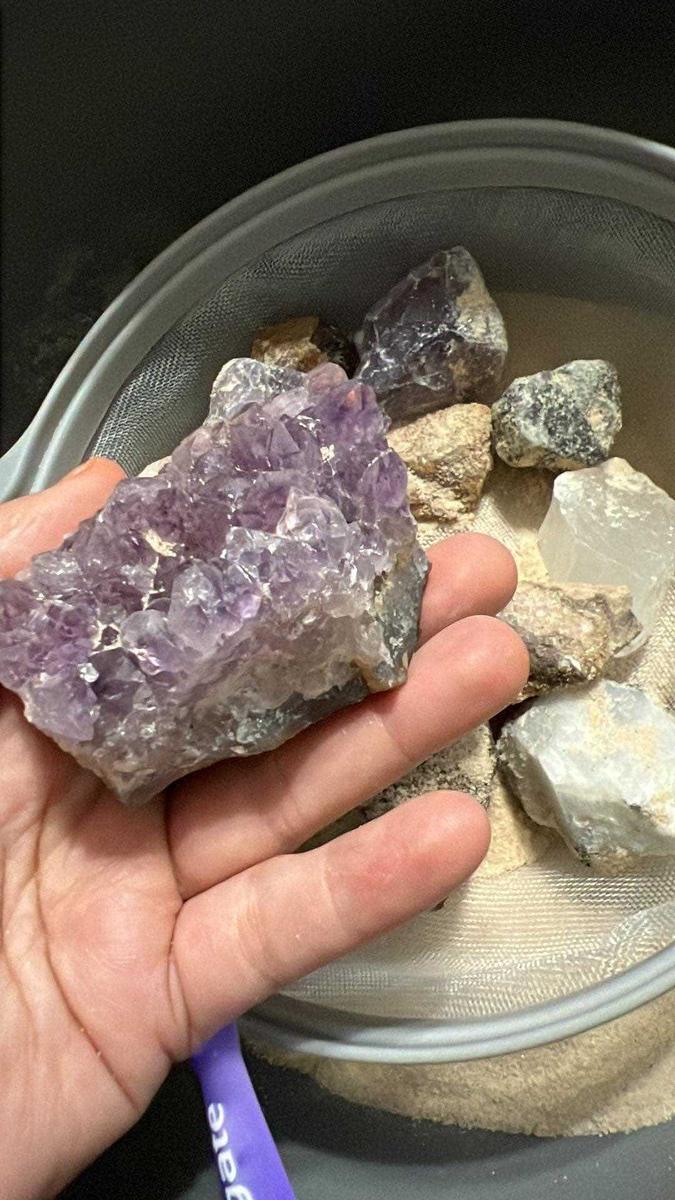 Item: Natural Agate Slice and 1 Assorted Carved Shape