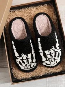 Punk Skull Finger Rock Pattern Embroidered Halloween Plush Slippers, Comfortable Indoor Home Shoes for Men & Women, Footwear