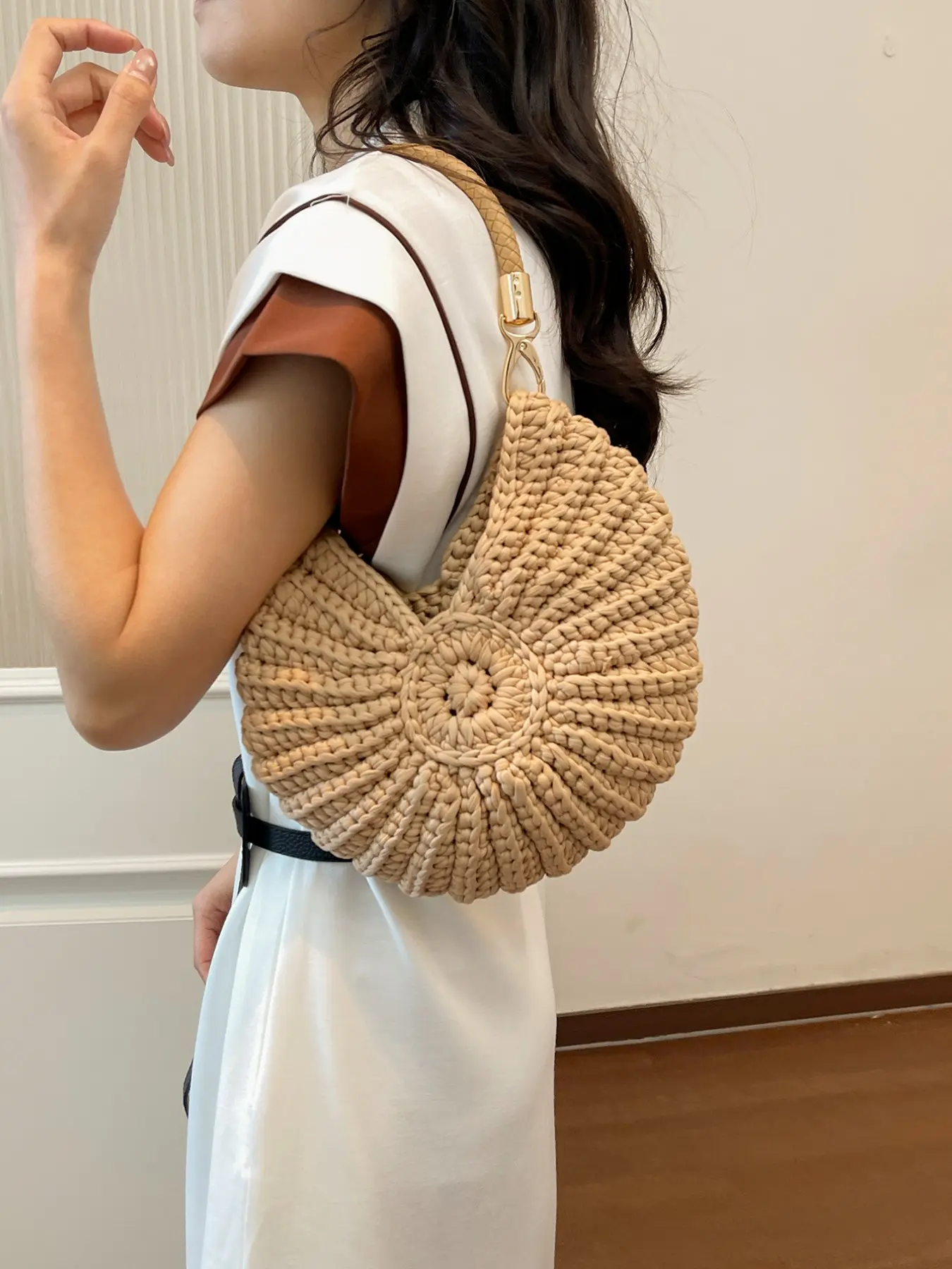 Handmade Woven Bag, Women's Seashell Crossbody Handbag, Handcrafted Shell Purse, Oceanic Shell Design, Perfect for Beach Outings, Crossbody Shoulder Purses