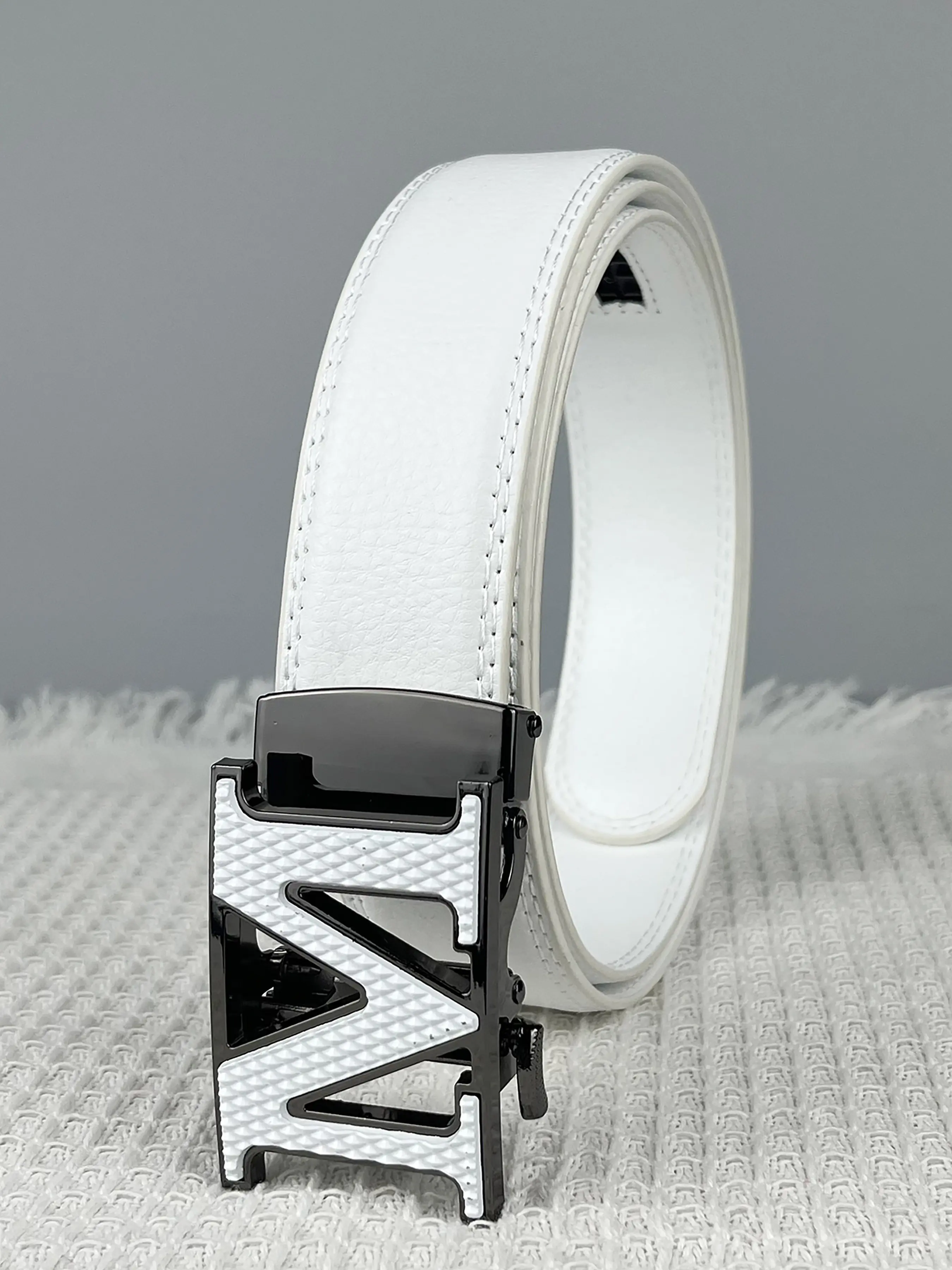 1pc unisex automatic buckle, Pu leather belt, Western Buckle Belt, versatile buckle, with letter embossed buckle design, black and white, business and casual style, suitable as a gift for Valentine's Day, Father's Day, Mother's Day
