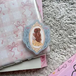 Aesthetic Bookish Phone Holder - Vintage Mirror Frame with Reading Girl Design - Kindle Paperwhite Accessory - Romantic Literature Inspired Gift for Book Lovers and Readers