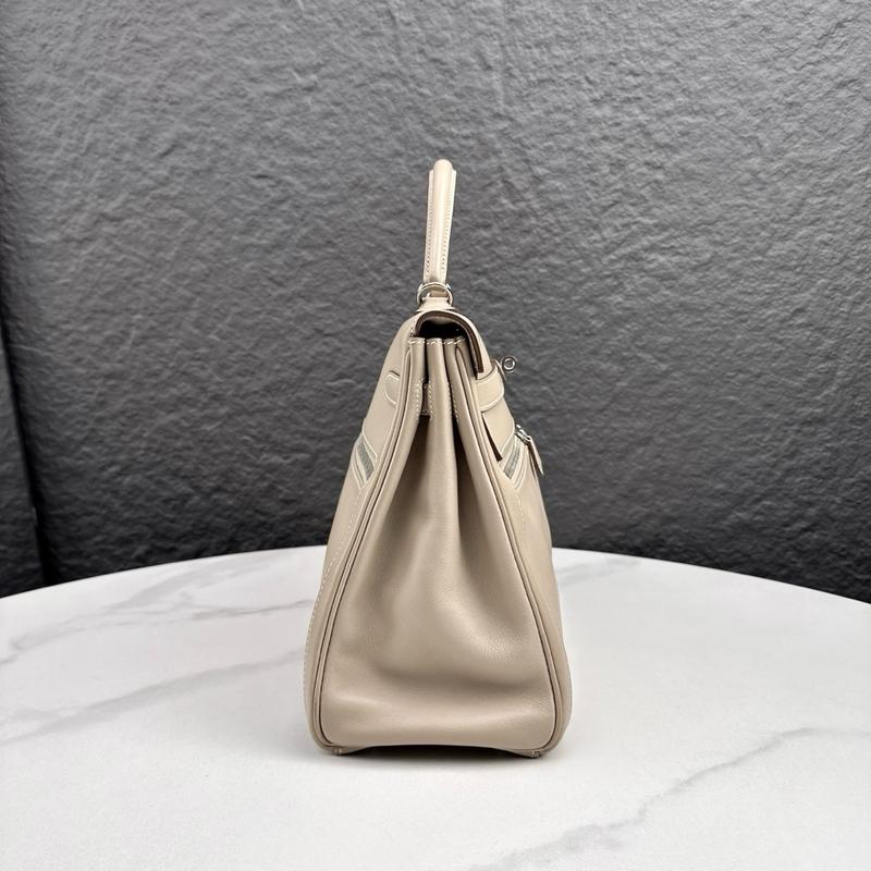 Pre-owned HERMÈS Leather tote bags Hermes Lakis Kelly 35 Swift 1F Argile (mk103771)