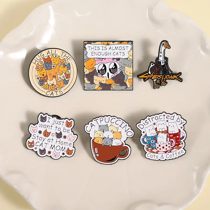 5pcs Cute Animal Cat Series Metal Alloy Brooches - Unisex Names Geometric Fashion Clothing Accessories, Daily & Party Use, Ideal Gift for Friends, Modern Small Collar Clip Alternatives