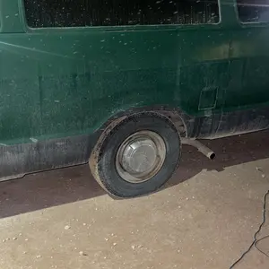 70PCS Tire Repair Rubber Nails Kit with 2 Sizes for Car/Motorcycle/Truck/Tractor, Fast Self-service Screw Rubber Nail Vacuum Tire Puncture Repair Tool