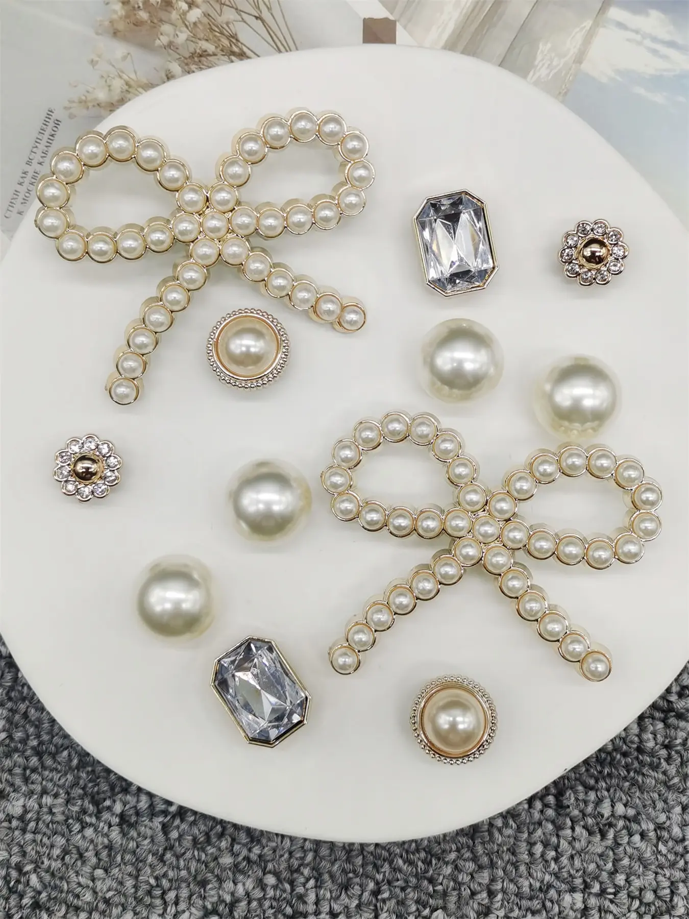 12PCS ABS Resin Golden Bowknot Flower Shoe Charms Bling Rhinestone Square Shoes Decorations Artificial Faux Bead Shoe Buckles Accessories, Diy Multifunctional, Shoe Clips Women Sandals Slides Slippers Decor Birthday Party Gifts, Shoe Embellishment Set