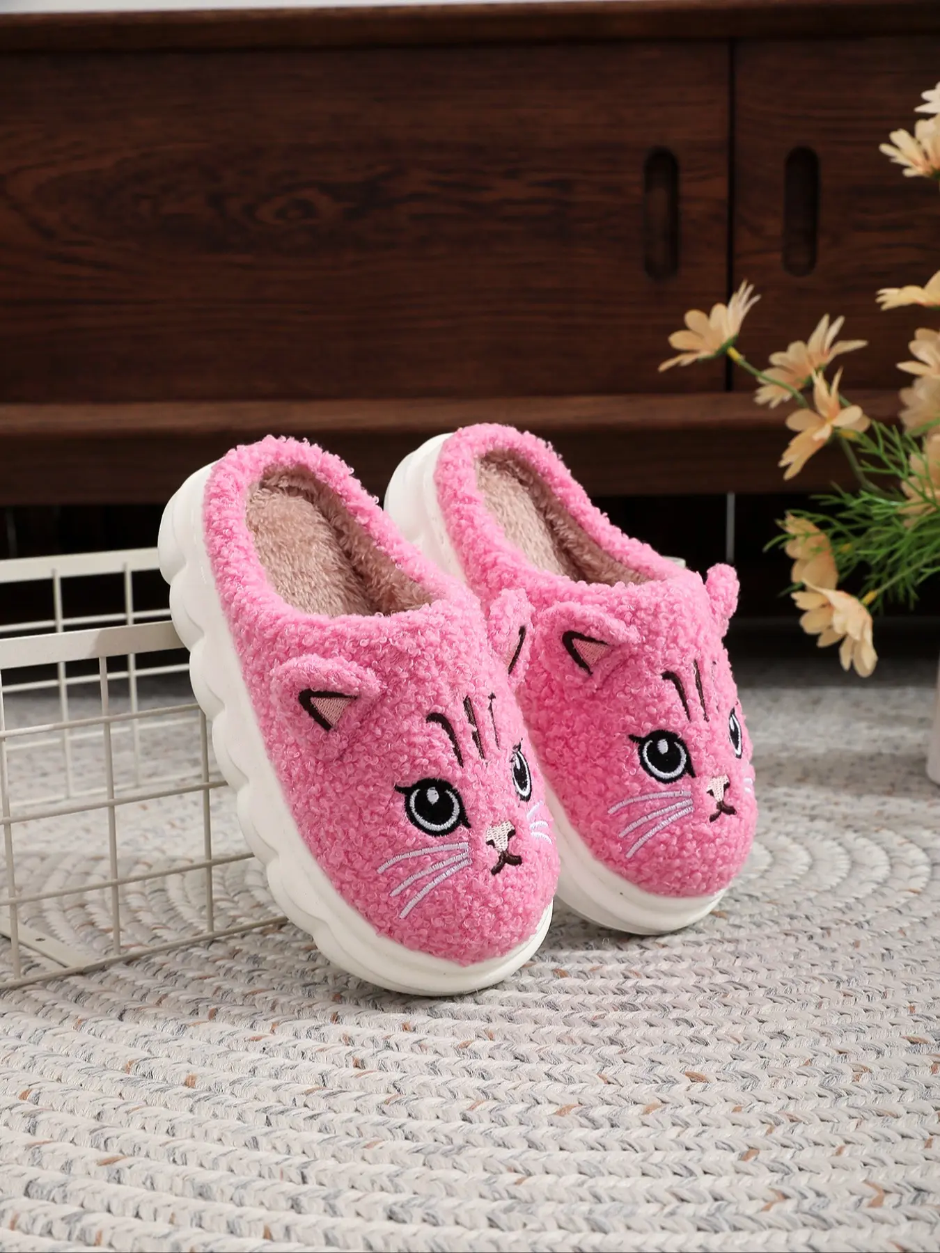 Soft Plush Cat Slippers for Kids, Warm Indoor Winter Shoes for Boys & Girls, Cozy Home Footwear for Children, Casual Slipper, Cute Soft Slippers