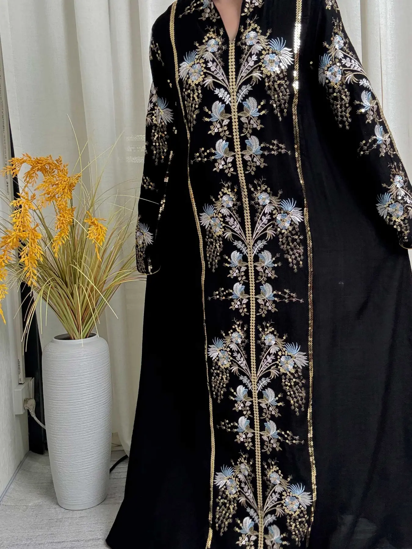 Women's Elegant Loose-Fit Abaya Dress, High-Quality Embroidered Beaded Fabric, All-Season Woven Clothing, Perfect for Special Occasions, Floral Embellished Abaya