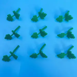 Soft Rubber Leaves Building Blocks, Tropical Rainforest Plants, Oak Leaves, Palm Leaves, Branches and Grass, Suitable for Farm Scenes, Forests