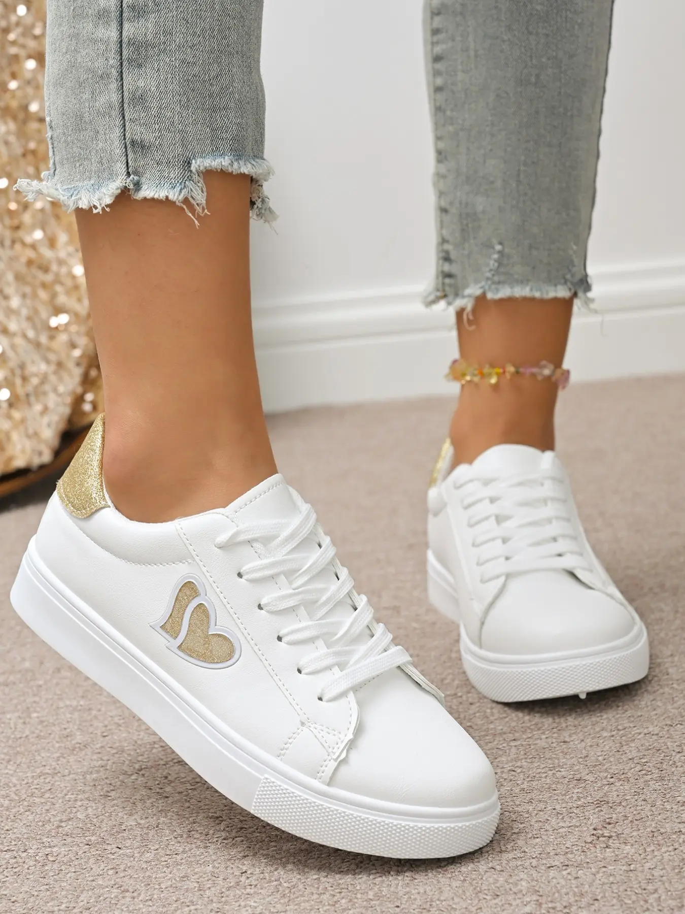 Women's Classic Leather Sneakers, Heart Detail Laces, Versatile Casual Trainer Low-Top Shoes for Daily Wear, Walking Shoes, Casual Fashion Shoes