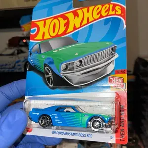 Hot Wheels Mustang Boss 302 1969 Then and Now Blue Green
