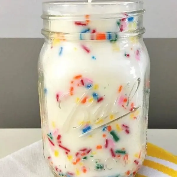 32oz Mason Jar Confetti Vanilla Cake Candle