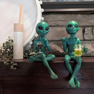 Unique Alien Statue with Beer Mug Realistic Resin Figurine for Party Desk and Home Decor Great Gift for Dad and Friends Sci-Fi Charm Modern Style Focal Point Shelf Sculpture Valentine's Day Gift