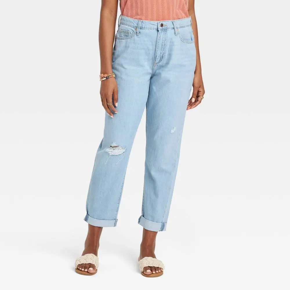 Universal Thread Women's Mid-Rise Distressed Boyfriend Jeans Ankle-Length Relaxed Fit Light Wash