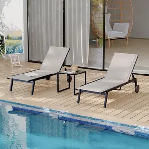 Set of 3 garden lounge chairs with a side table – Adjustable backrest, built-in casters, comfortable seat – Perfect for the pool, patio, or garden