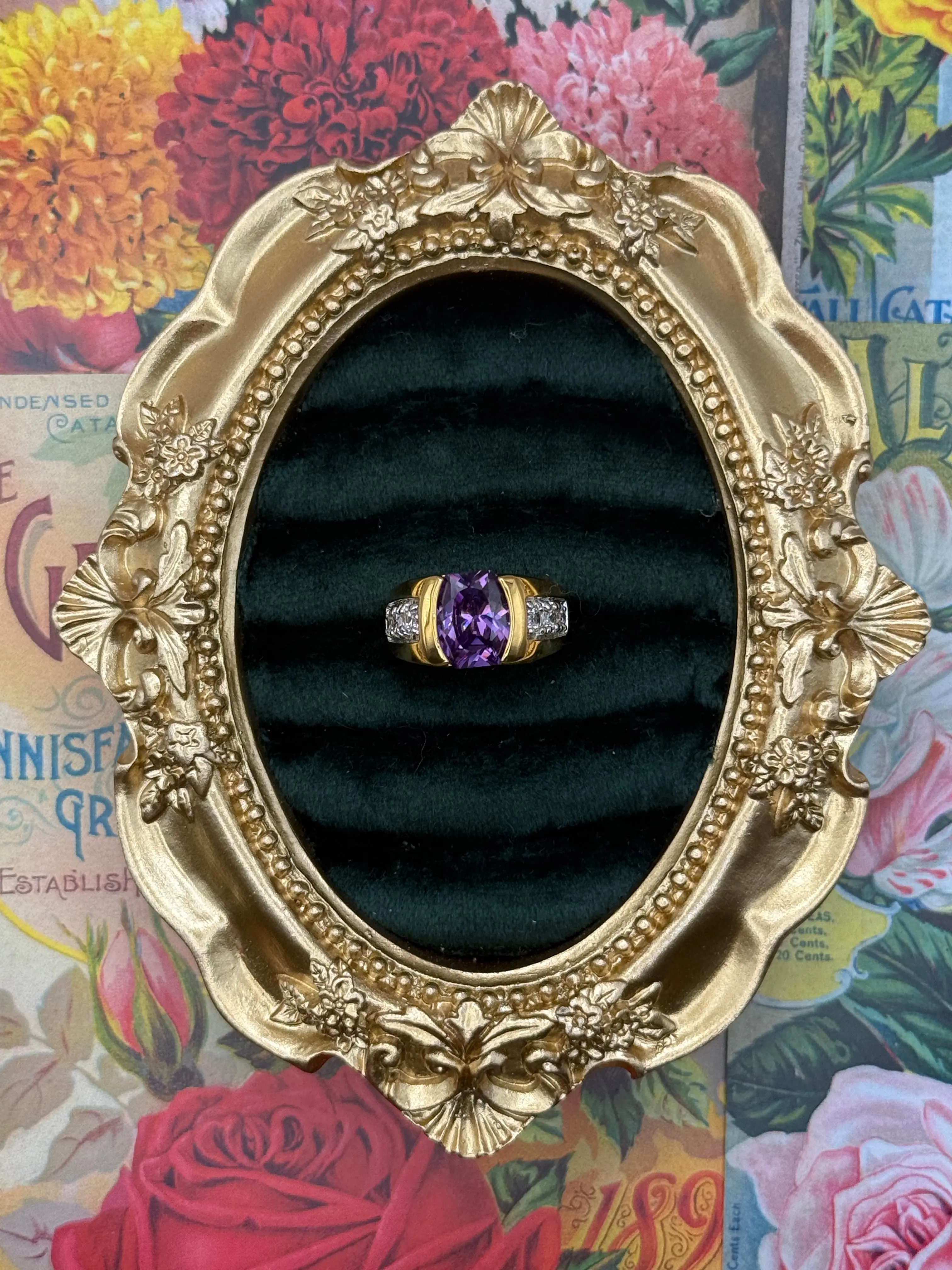 Vintage Gold Tone Old Stock Ring Size 5