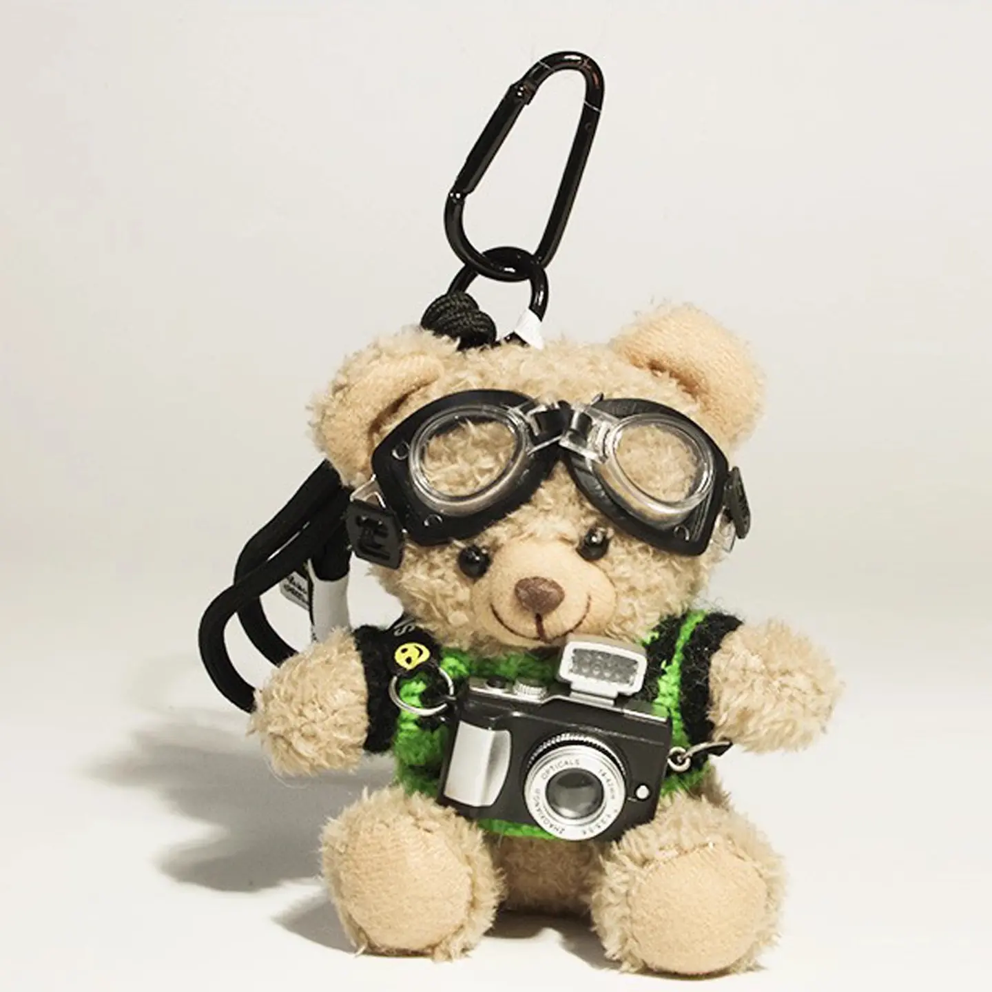 Green suit + swimming mirror + brown bea