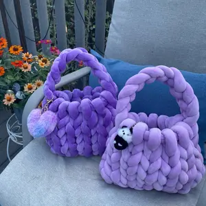 Chunky velvet yarn purse