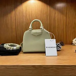 Pre-owned GIVENCHY Leather Shoulder Bag C0716334518