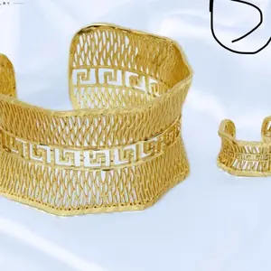 High Quality Fashion Jewelry Gold Tone Greek Key Design Bangle and Ring Set for Women