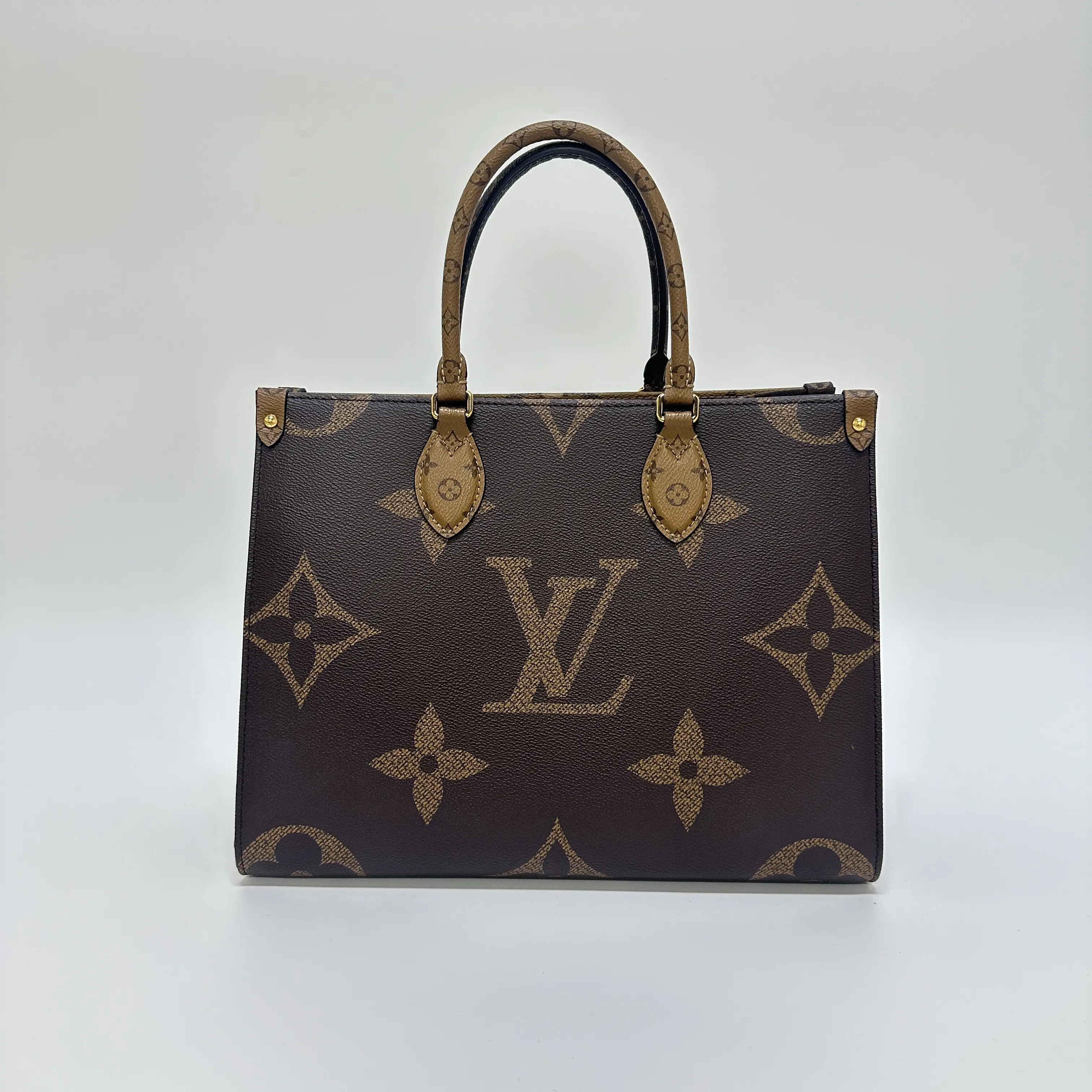 Pre-owned Louis Vuitton OnTheGo MM Giant Monogram Reversible Tote Bag With Handle