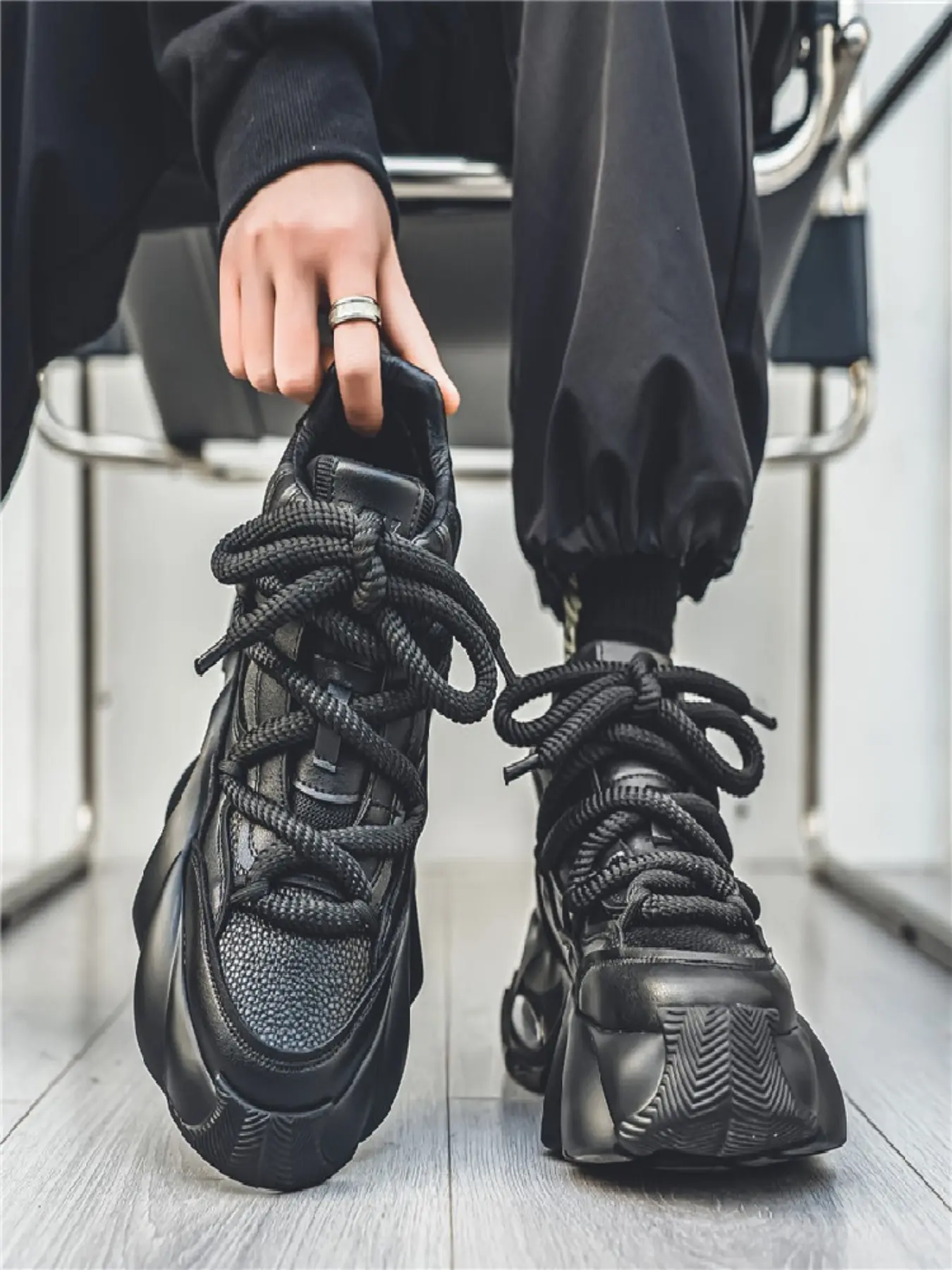 Men's Height-Increasing Shoes, Low Top Sneakers, Thick Sole Design, Fashionable Streetwear, Comfortable Daily Wear