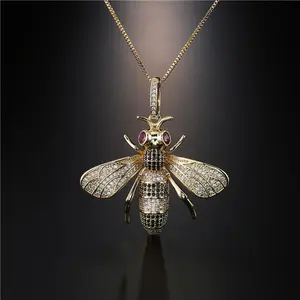 Creative Bee Pendant Necklace Gold Plated Hip Hop Jewelry with Colorful Zirconia Unique Fashion Statement Collar Chain for Women Men Exquisite Design
