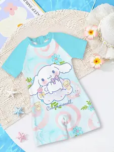 Girls' one-piece swimsuit "Cinnamoroll Cloud Floral Style" features a blue-pink gradient + watercolor spiral print design, which is cute and refreshing, perfectly enhancing the ambiance for swimming in the summer pool or playing by the seaside~
