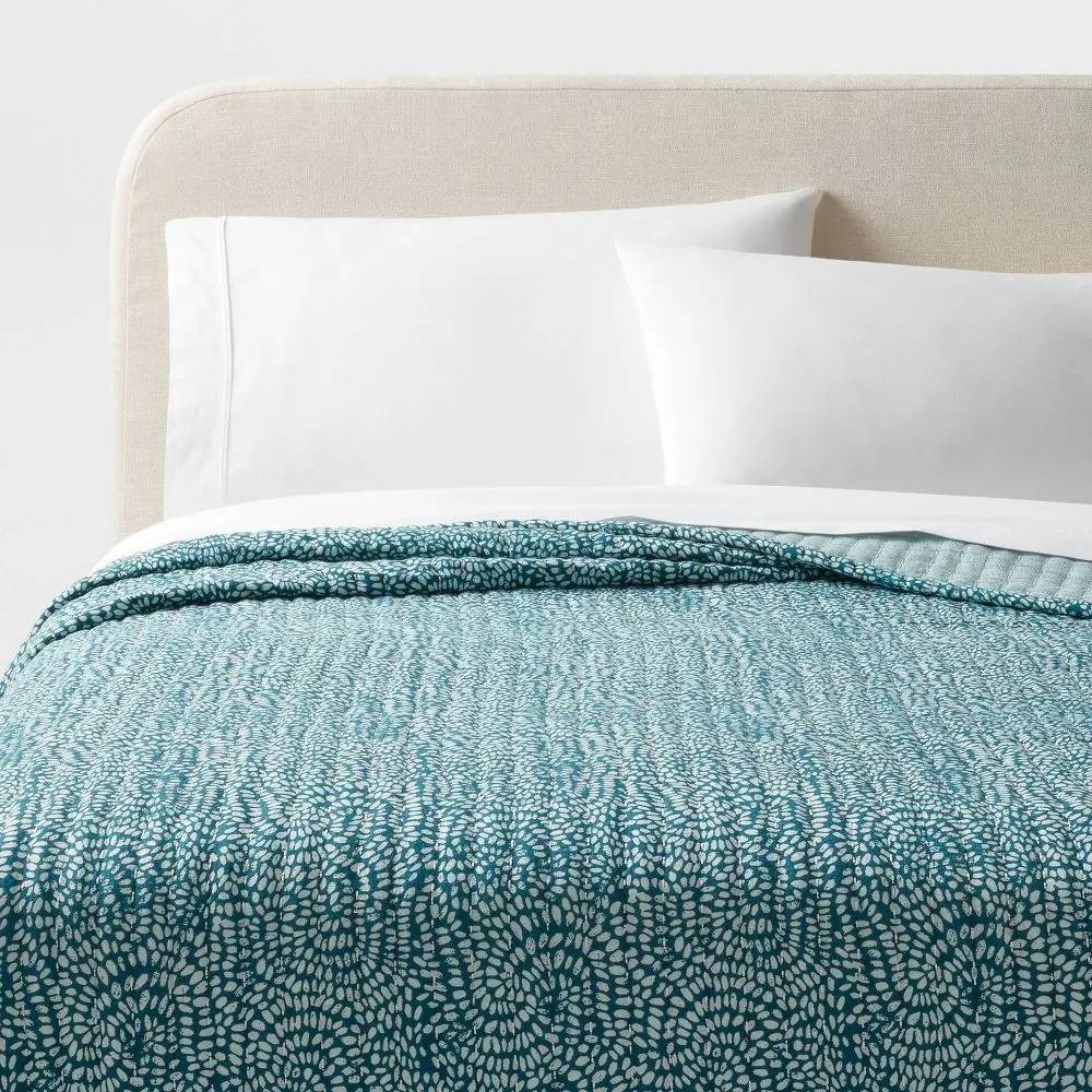 Full/Queen Reversible Matelasse Swirl Quilt Teal Blue - Threshold: Woven Cotton Coverlet 200 Thread Count